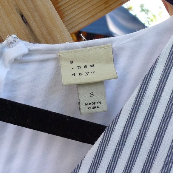 STRIPE DRAPE FRONT JUMPSUIT - Picture 5 of 7